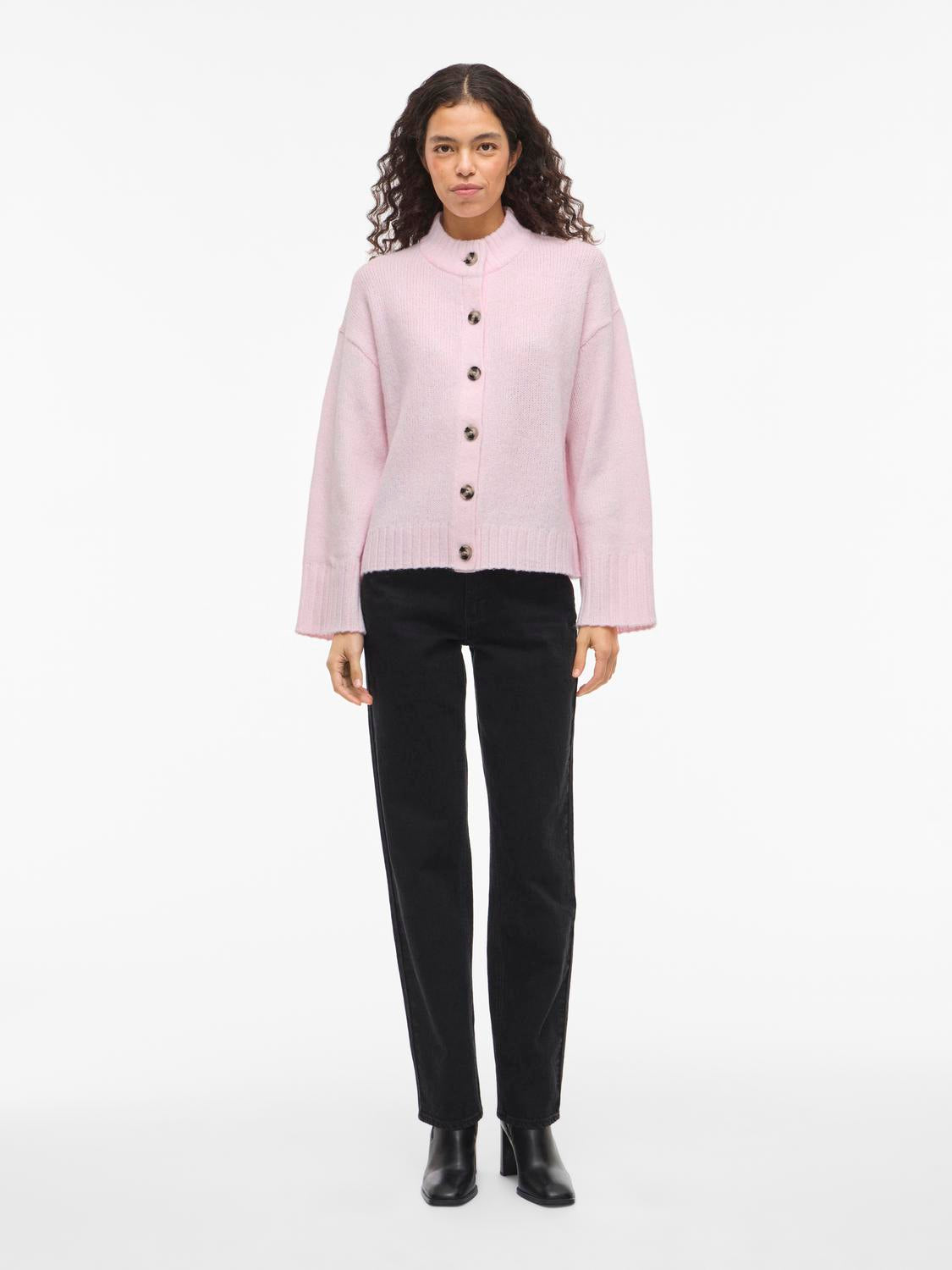 model_shot-front_full